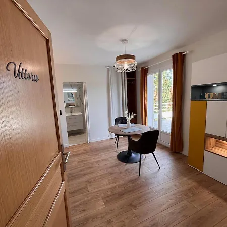 - A La Campagne, Vittorio Apartman